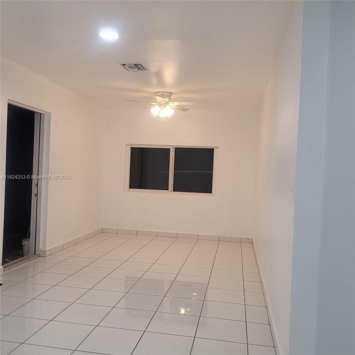 Rental Property at 9370 Sw 24th St 2, Miami, Broward County, Florida - Bedrooms: 1 
Bathrooms: 1  - $2,000 MO.