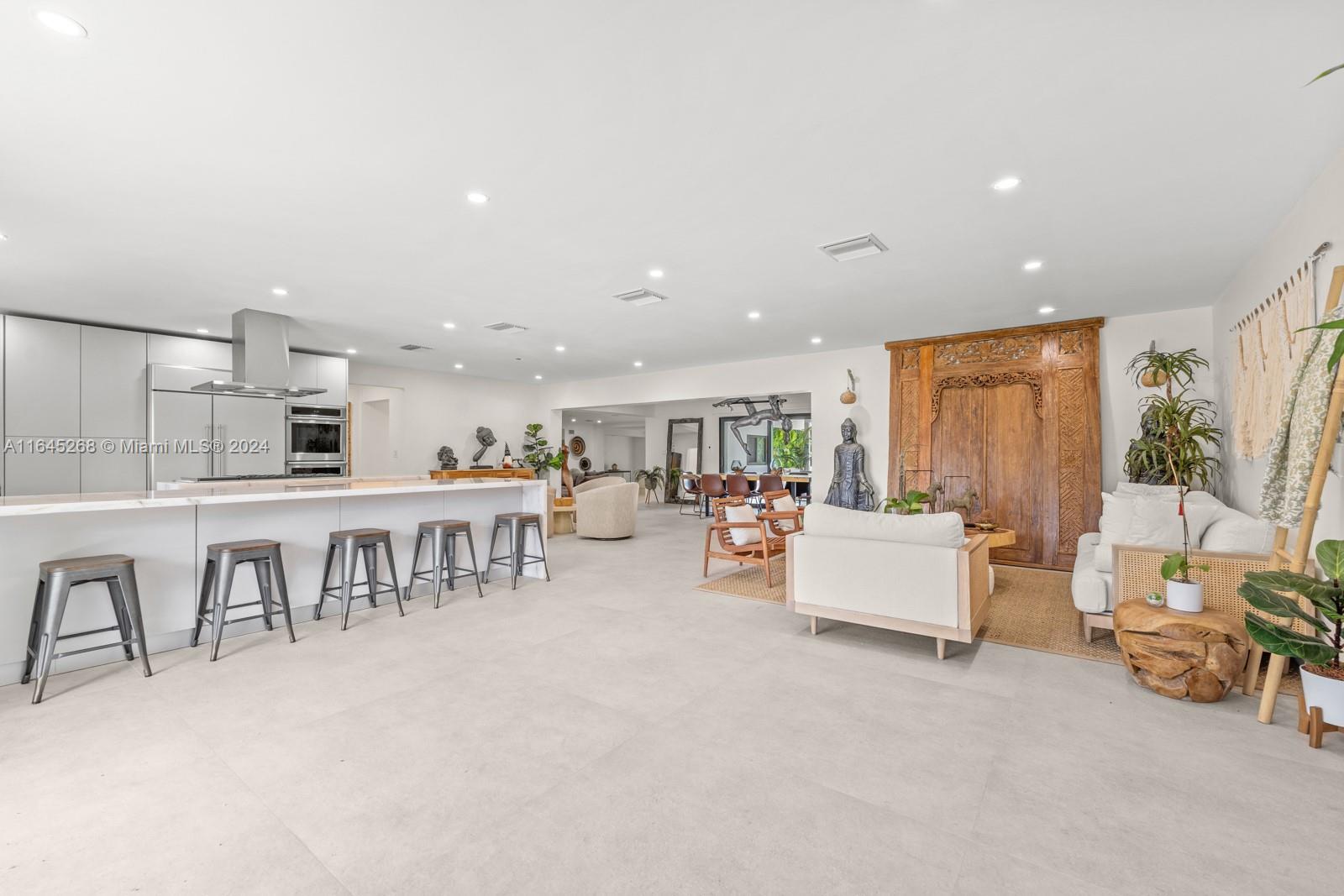 ROYAL PALM MANOR 1ST ADDN - Residential