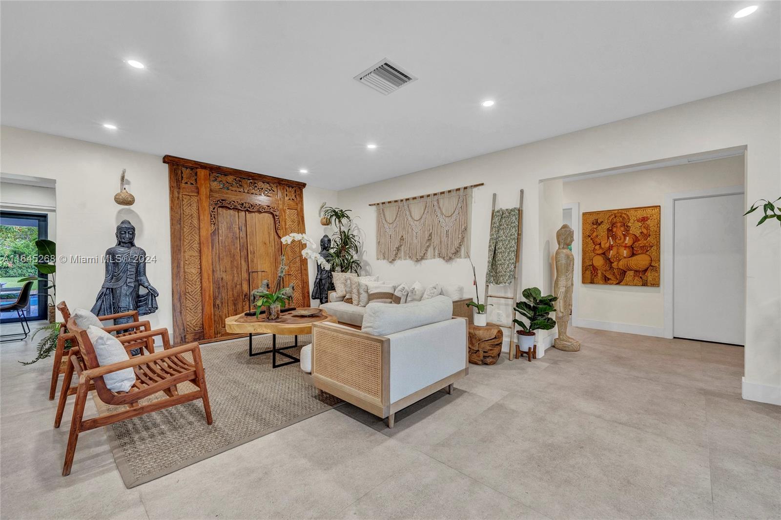 ROYAL PALM MANOR 1ST ADDN - Residential