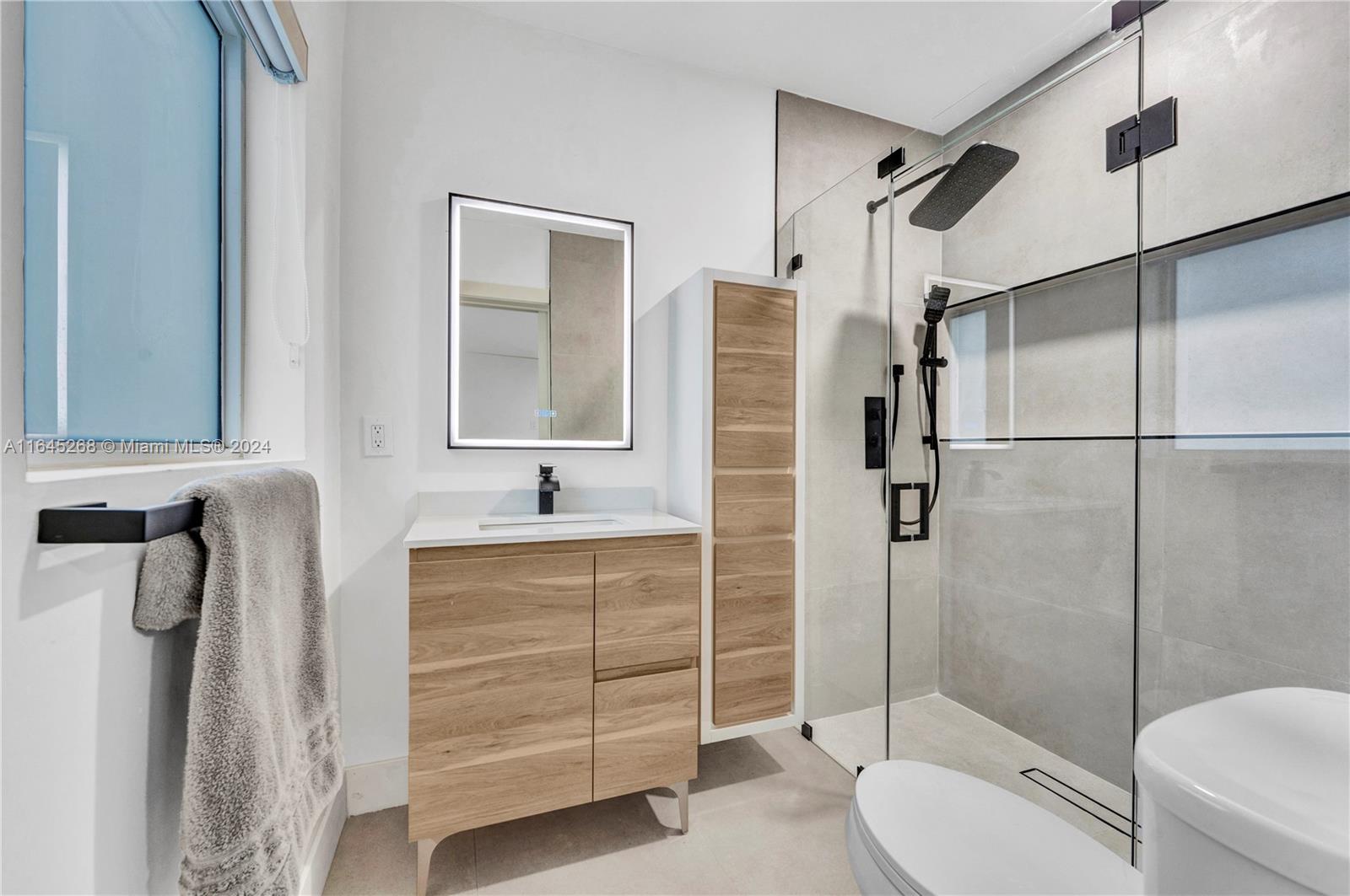 ROYAL PALM MANOR 1ST ADDN - Residential