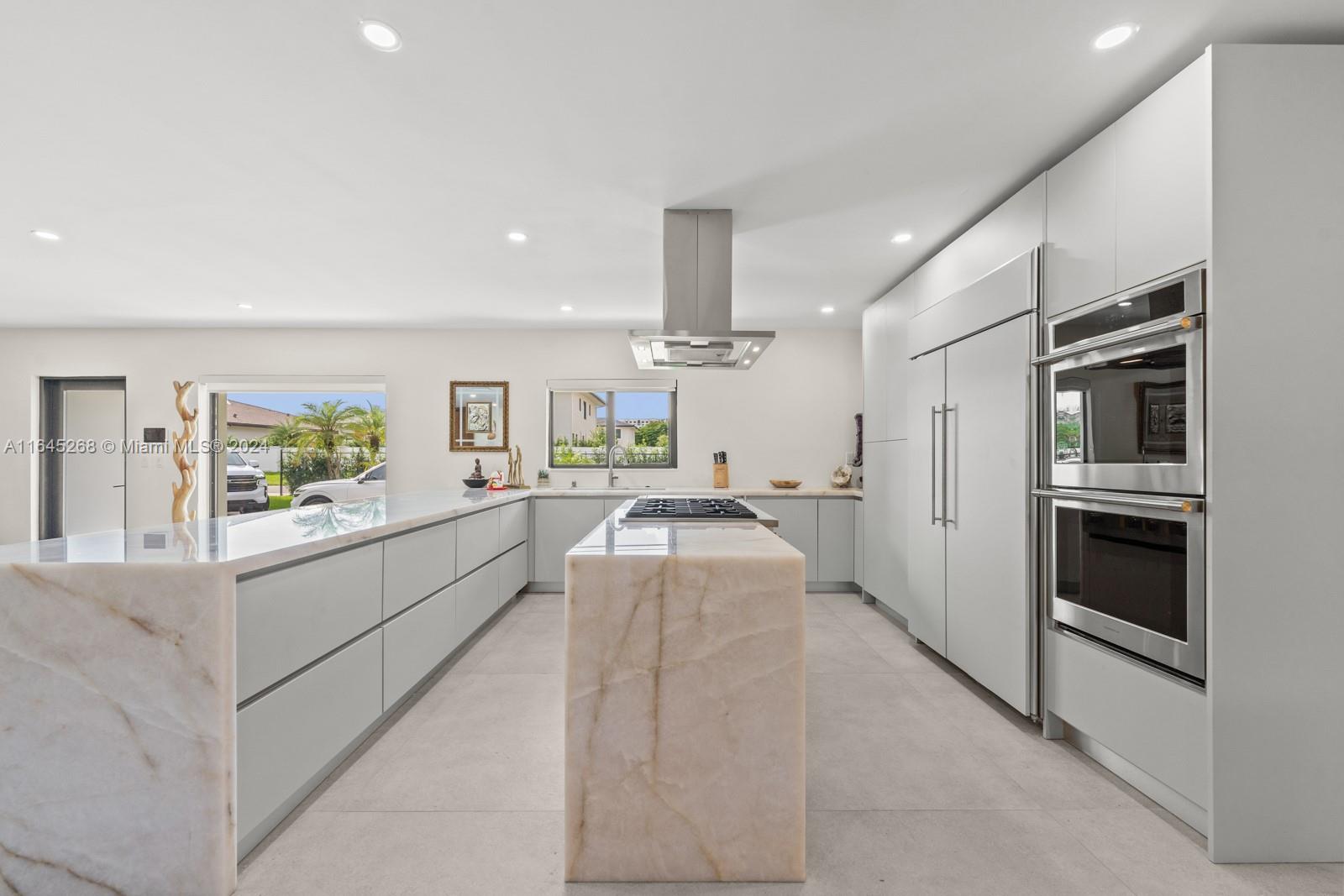 ROYAL PALM MANOR 1ST ADDN - Residential