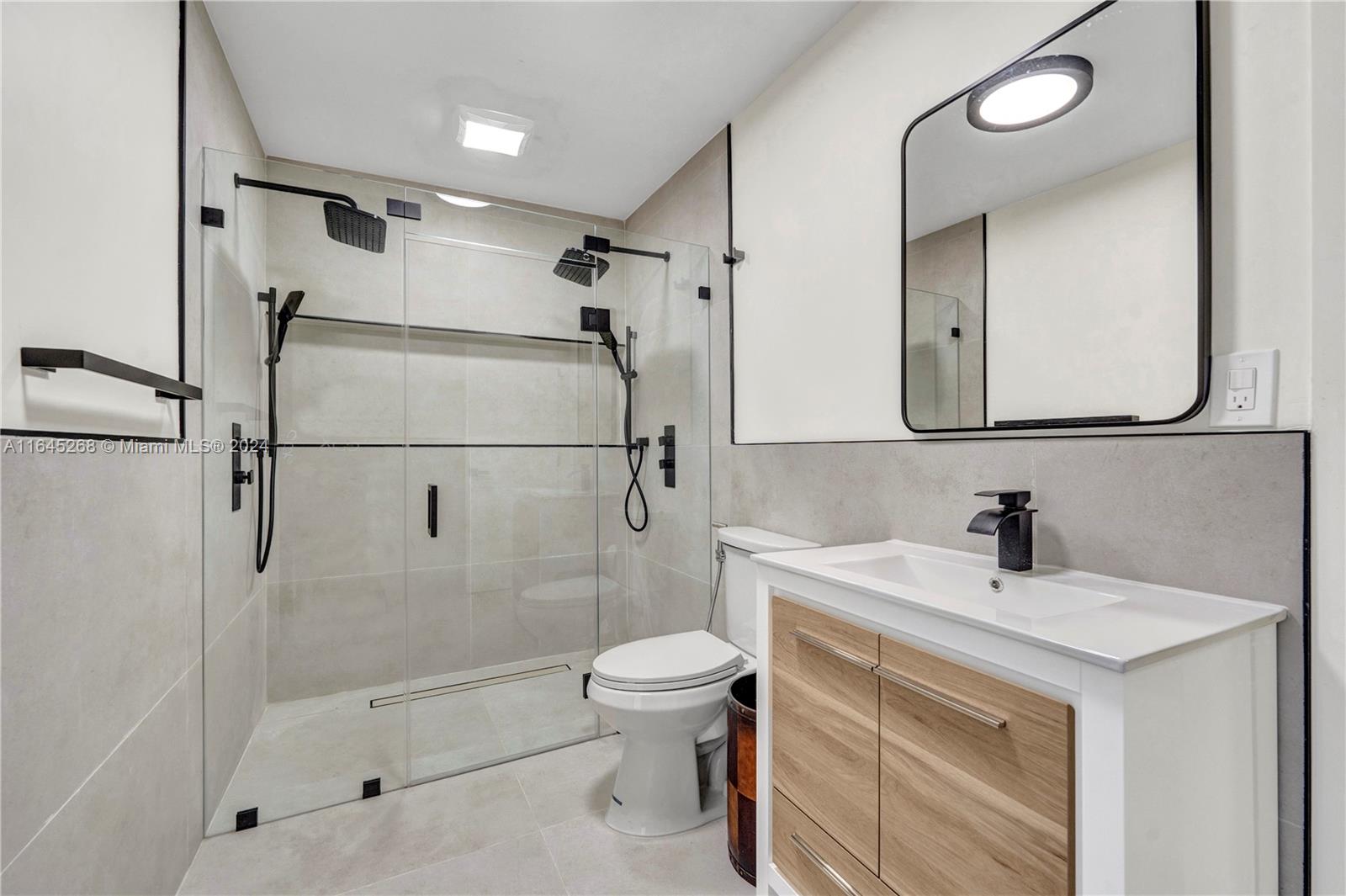 ROYAL PALM MANOR 1ST ADDN - Residential