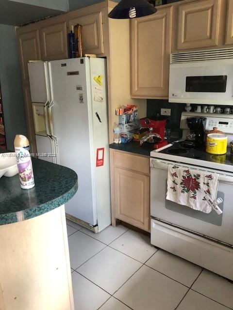 OAKVIEW CONDO NO 1 - Residential