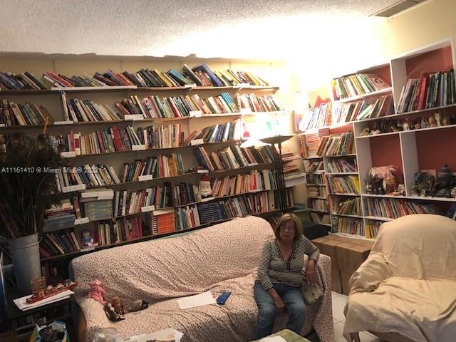 OAKVIEW CONDO NO 1 - Residential