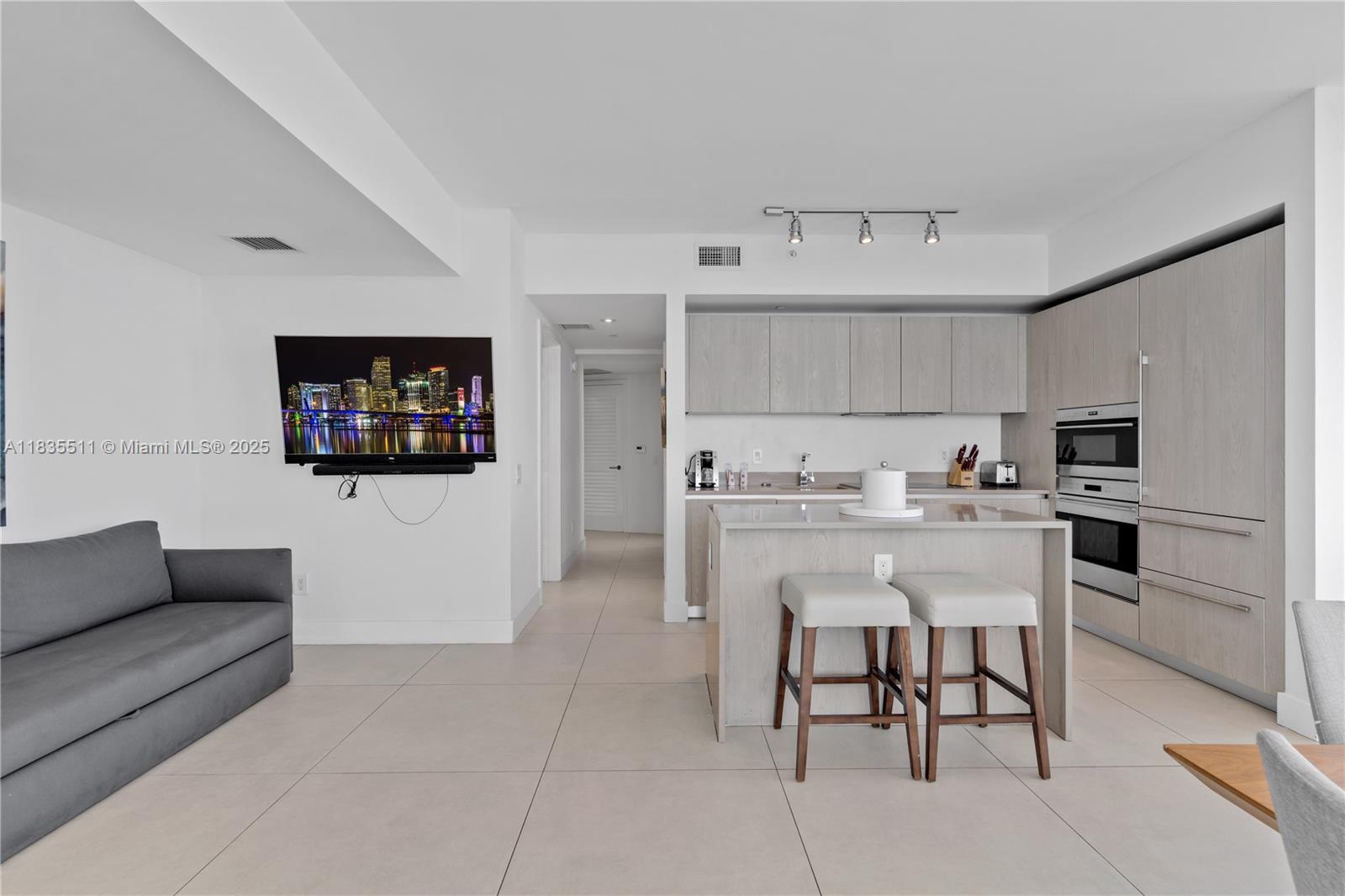 4111 SOUTH OCEAN DRIVE CO - Residential