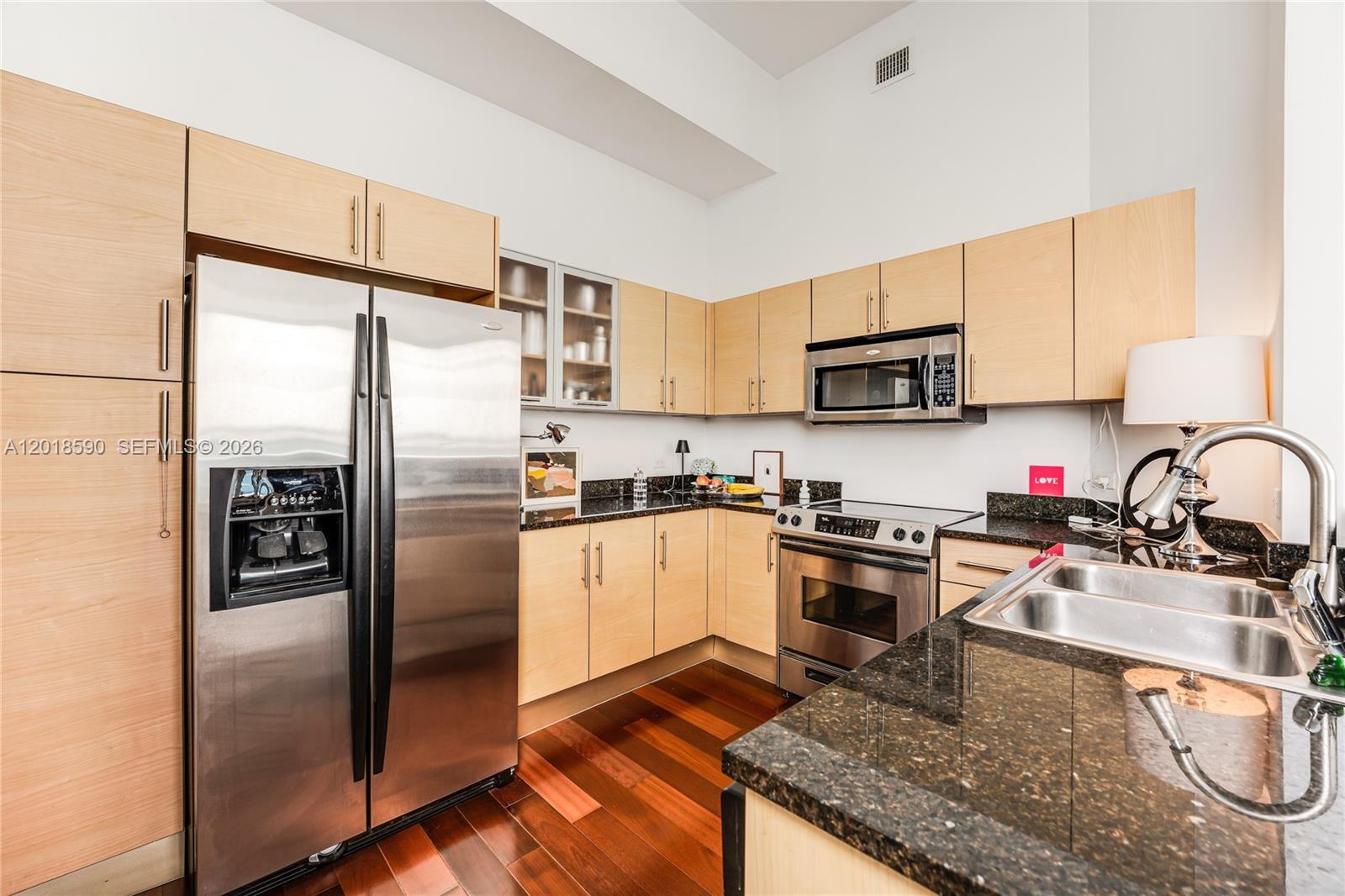 NEW WAVE CONDO - Residential