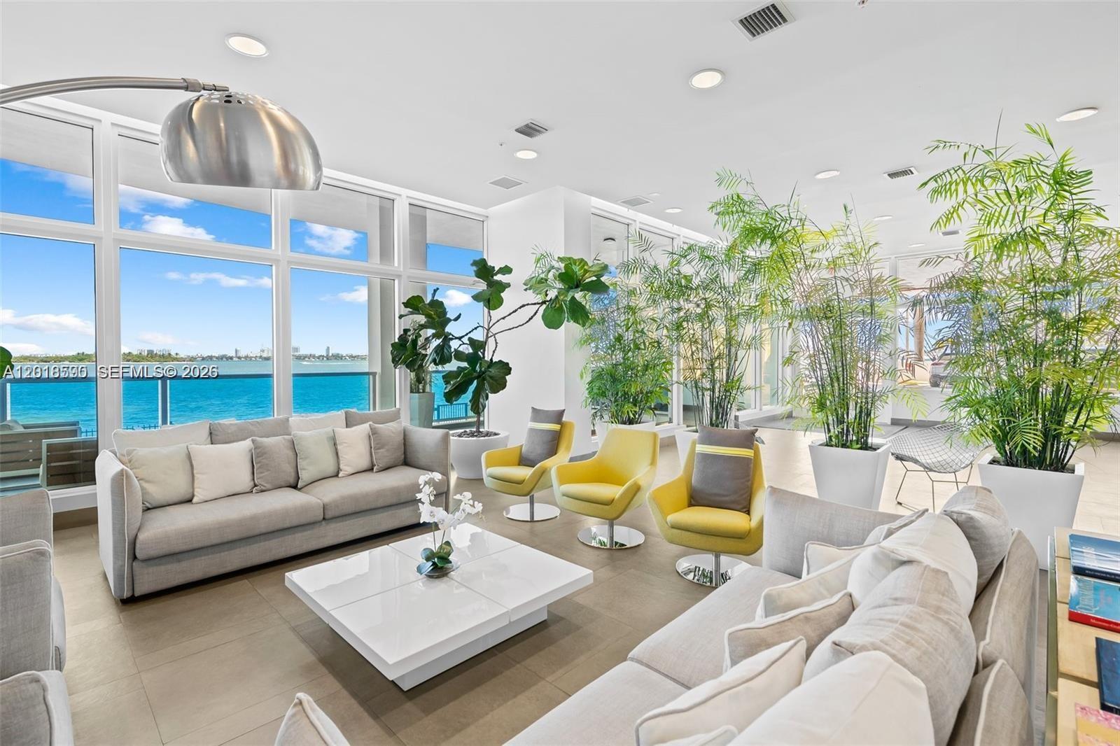 NEW WAVE CONDO - Residential