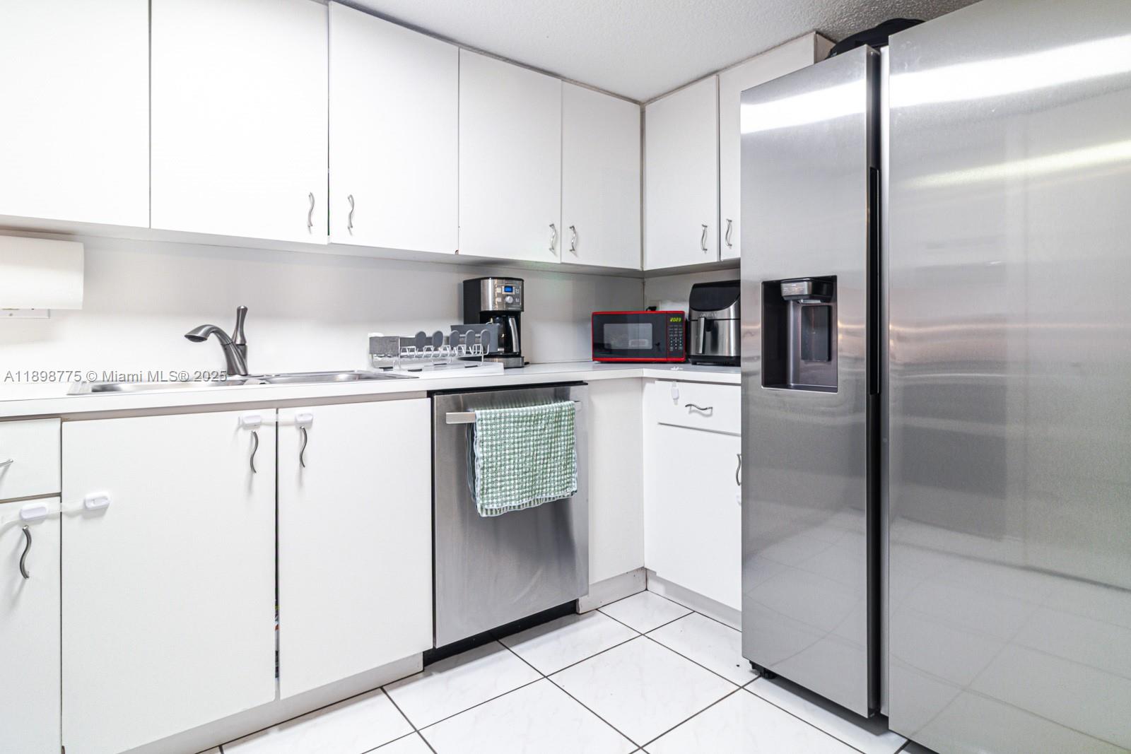 FOUNTAIN PK VILLAGE HOMES - Residential