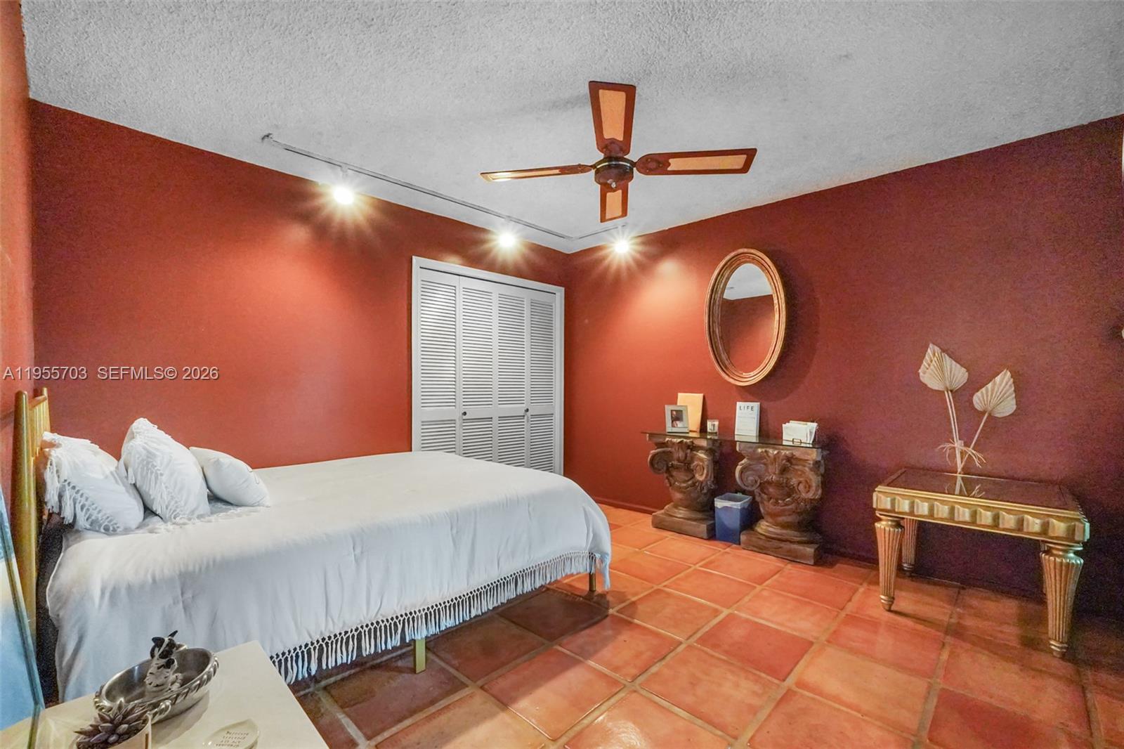 BOCA LANE - Residential