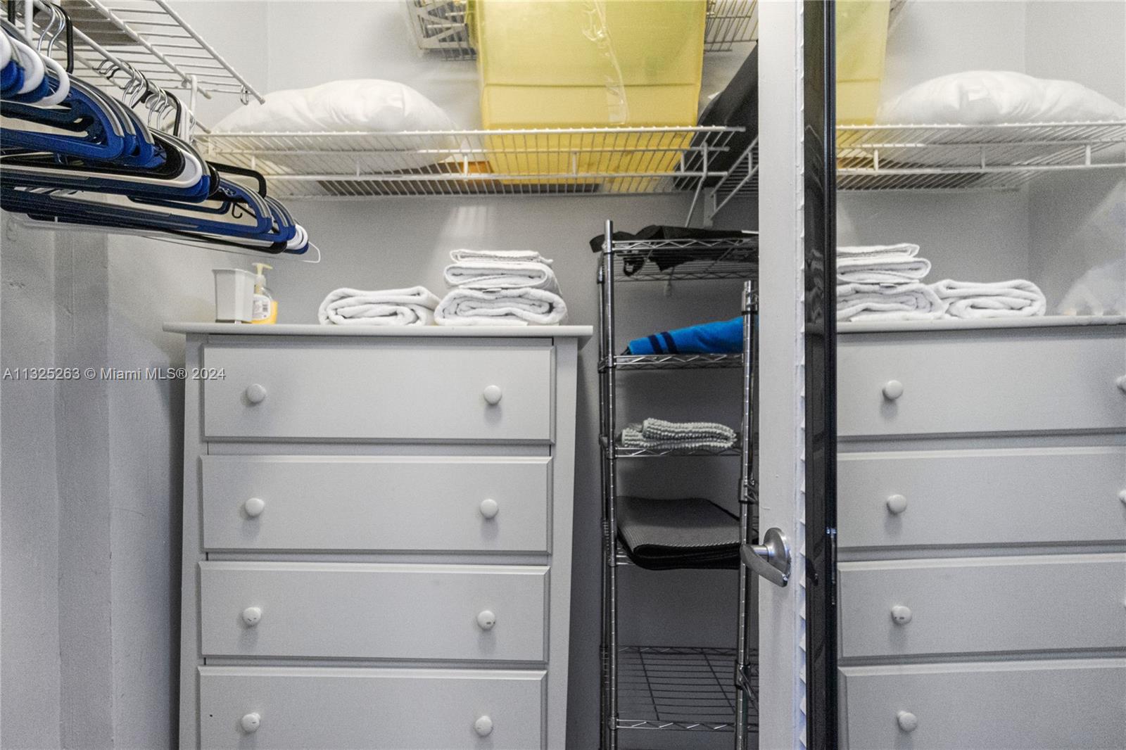 THE DECOPLAGE CONDO - Residential Lease