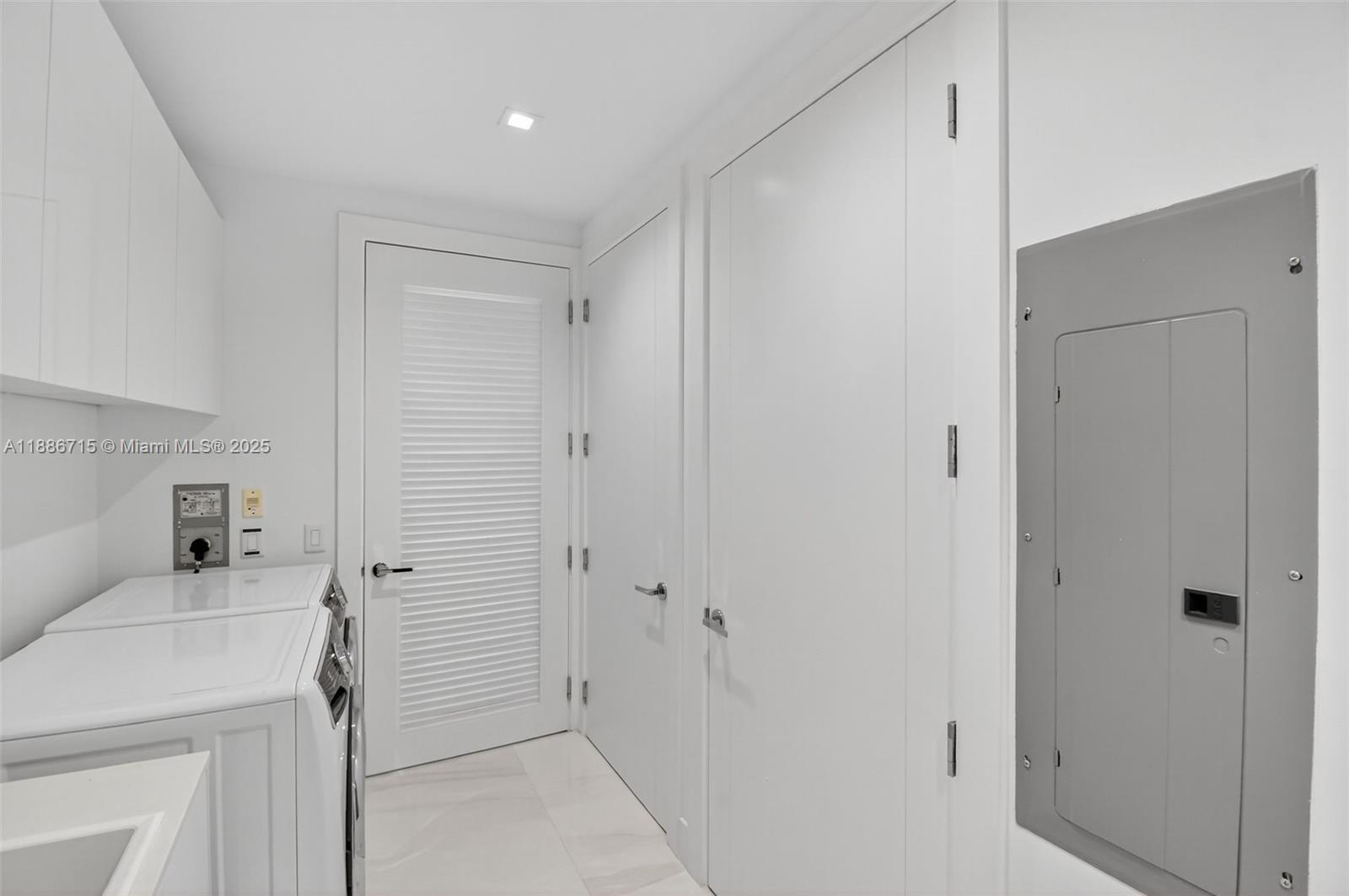 TURNBERRY OCEAN CLUB CONDO - Residential