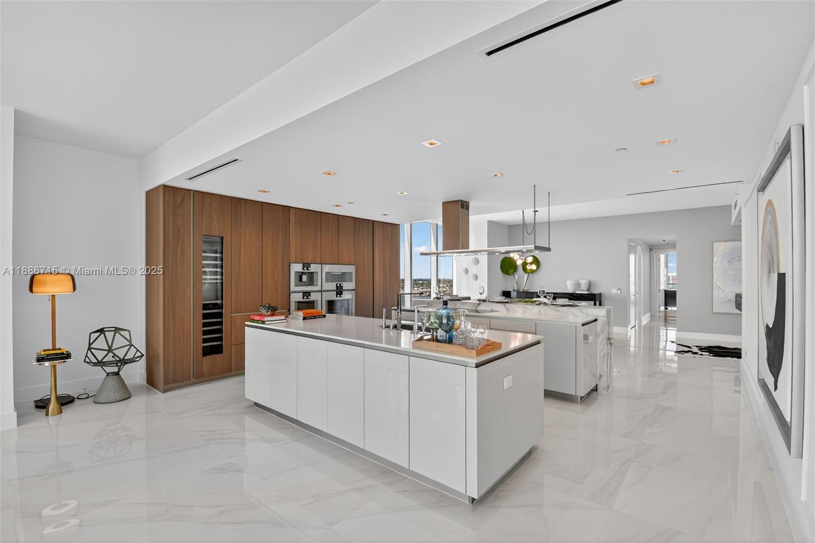 TURNBERRY OCEAN CLUB CONDO - Residential