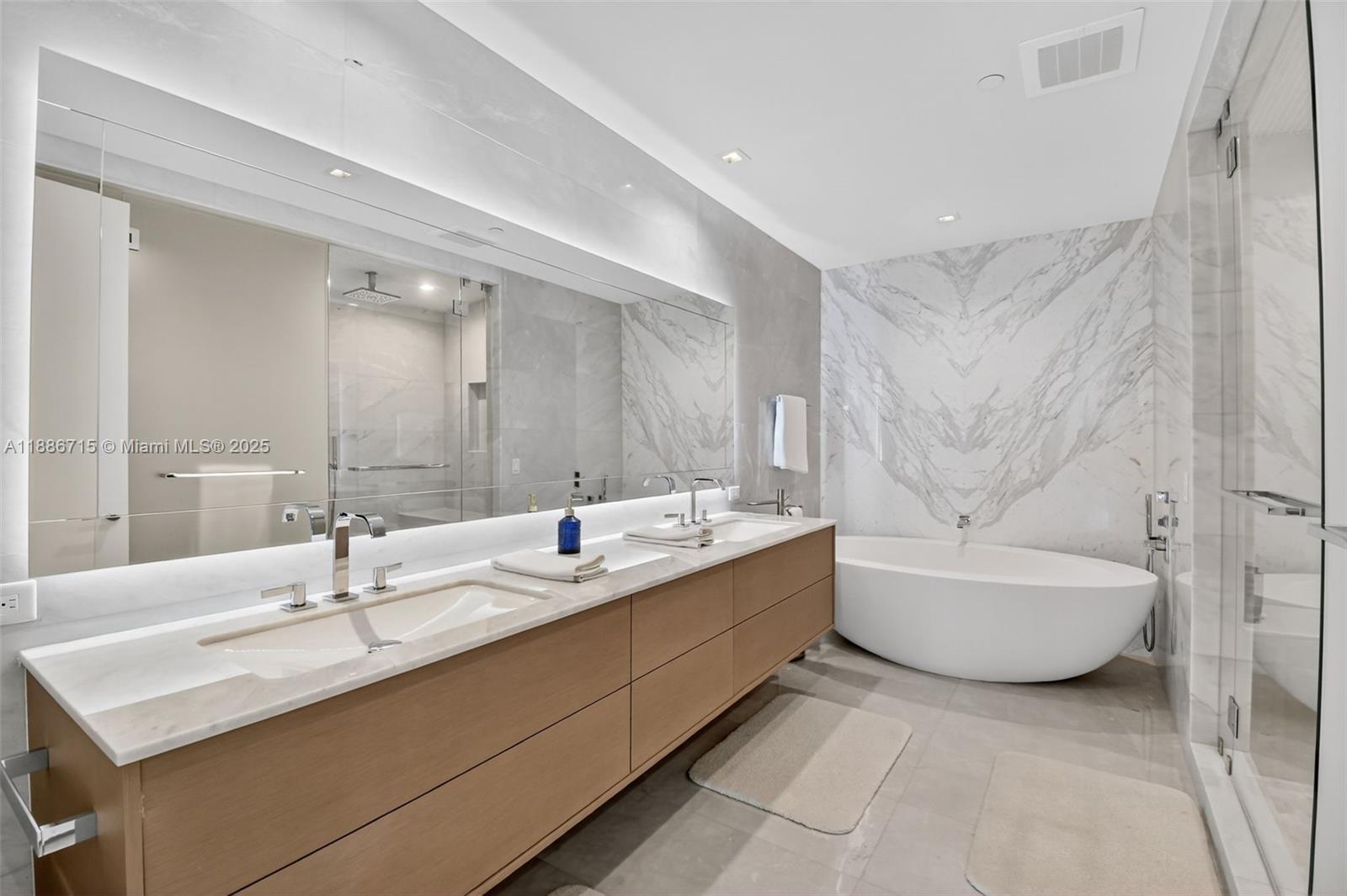 TURNBERRY OCEAN CLUB CONDO - Residential