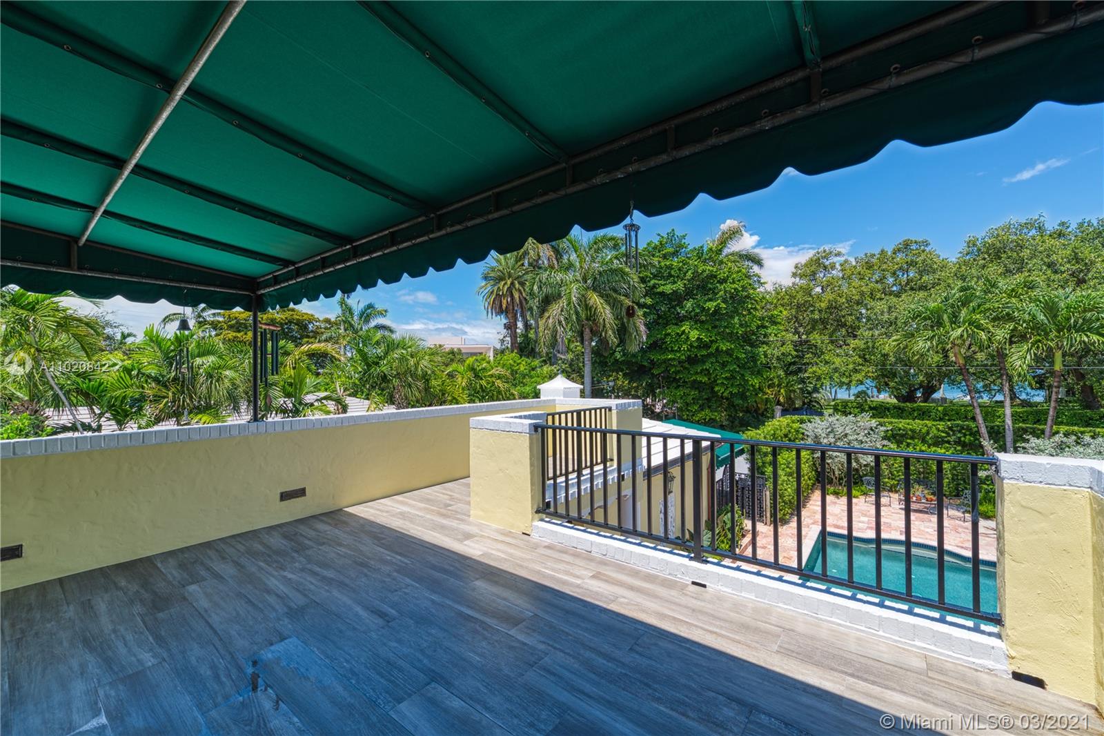 SUNSET ISLANDS-ISLAND NO - Residential