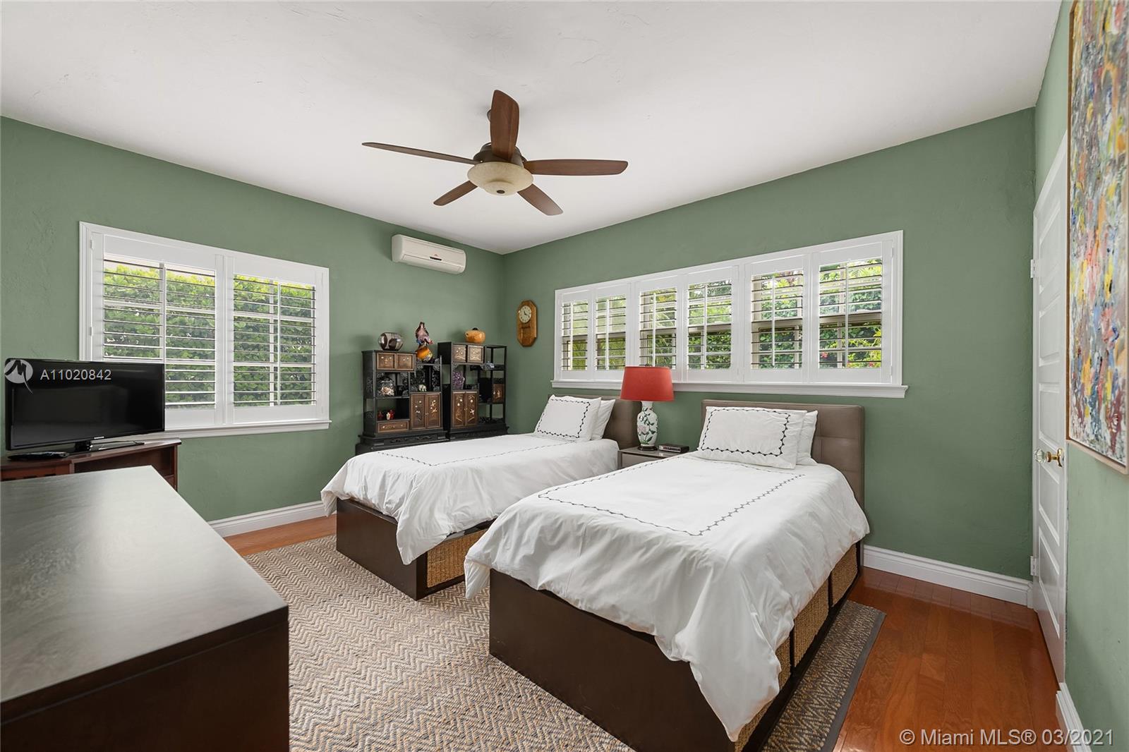 SUNSET ISLANDS-ISLAND NO - Residential