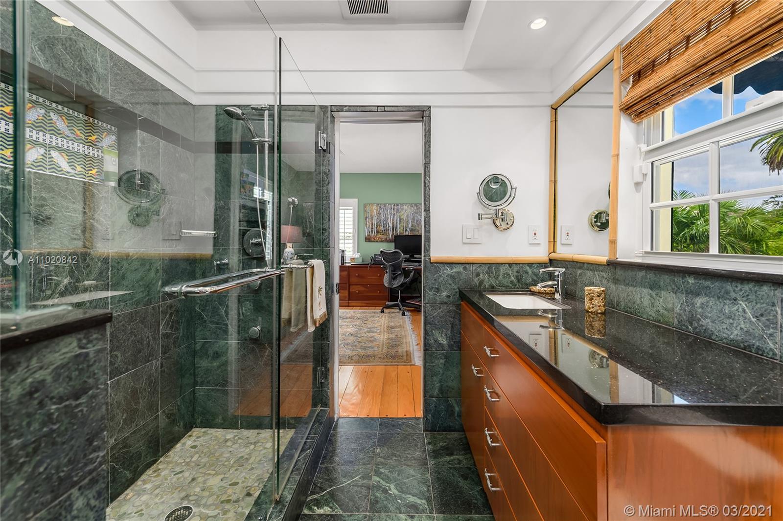 SUNSET ISLANDS-ISLAND NO - Residential