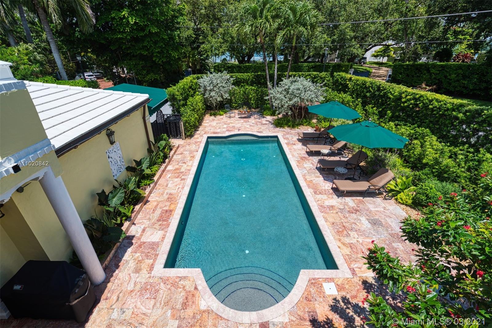 SUNSET ISLANDS-ISLAND NO - Residential