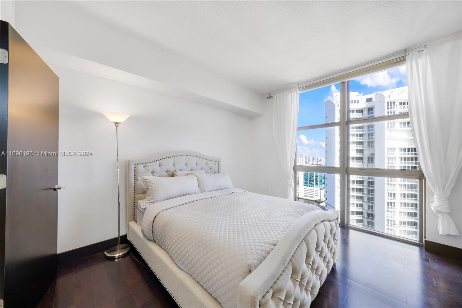 SAYAN CONDO - Residential