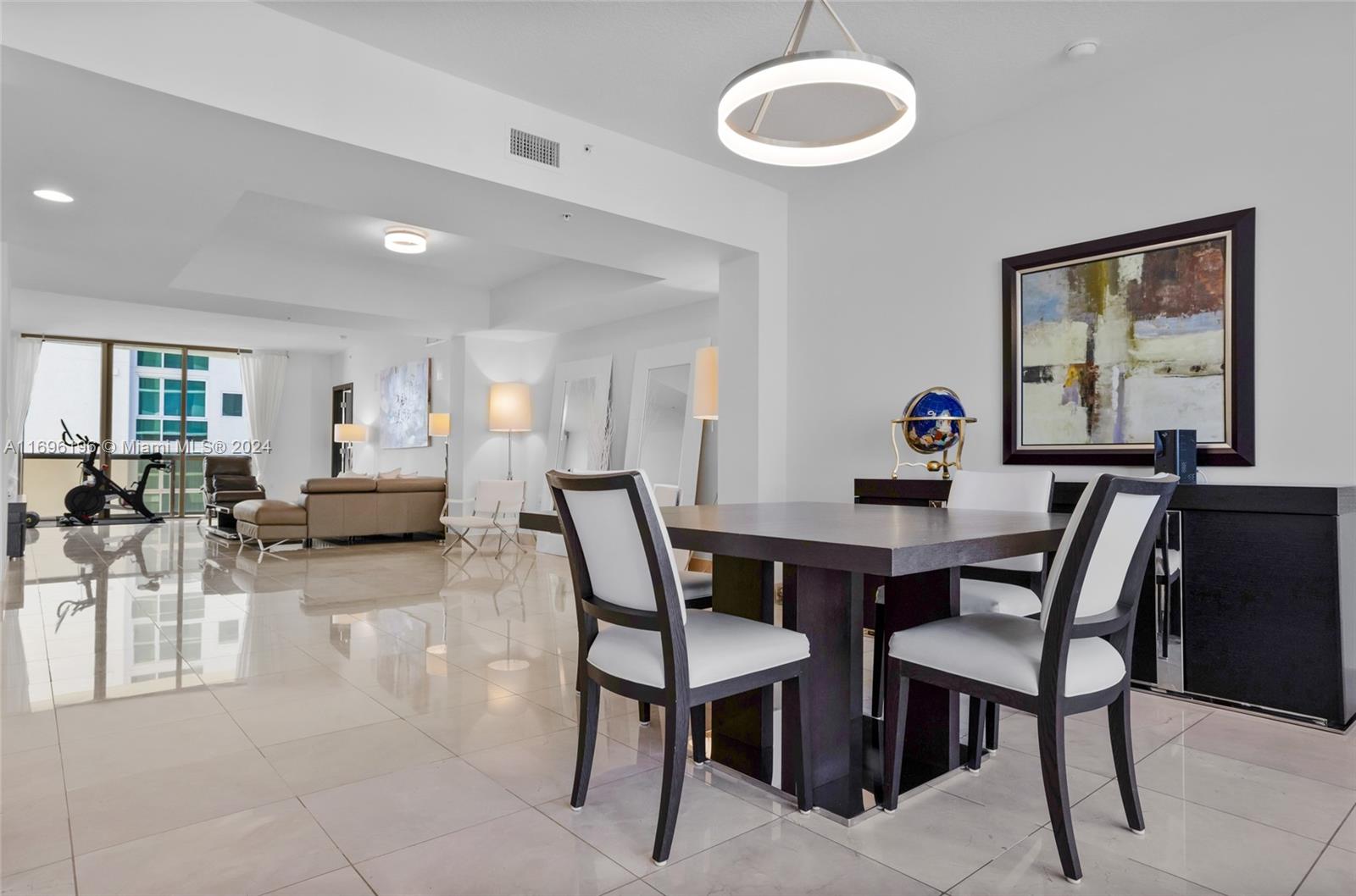 SAYAN CONDO - Residential