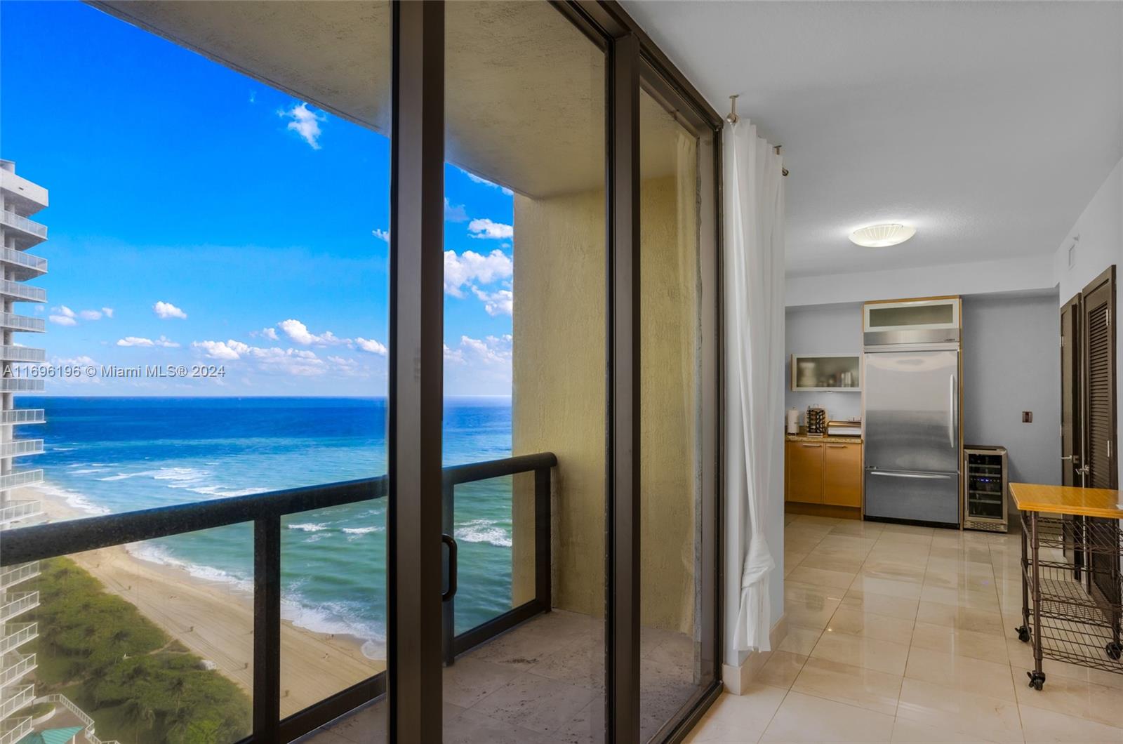 SAYAN CONDO - Residential