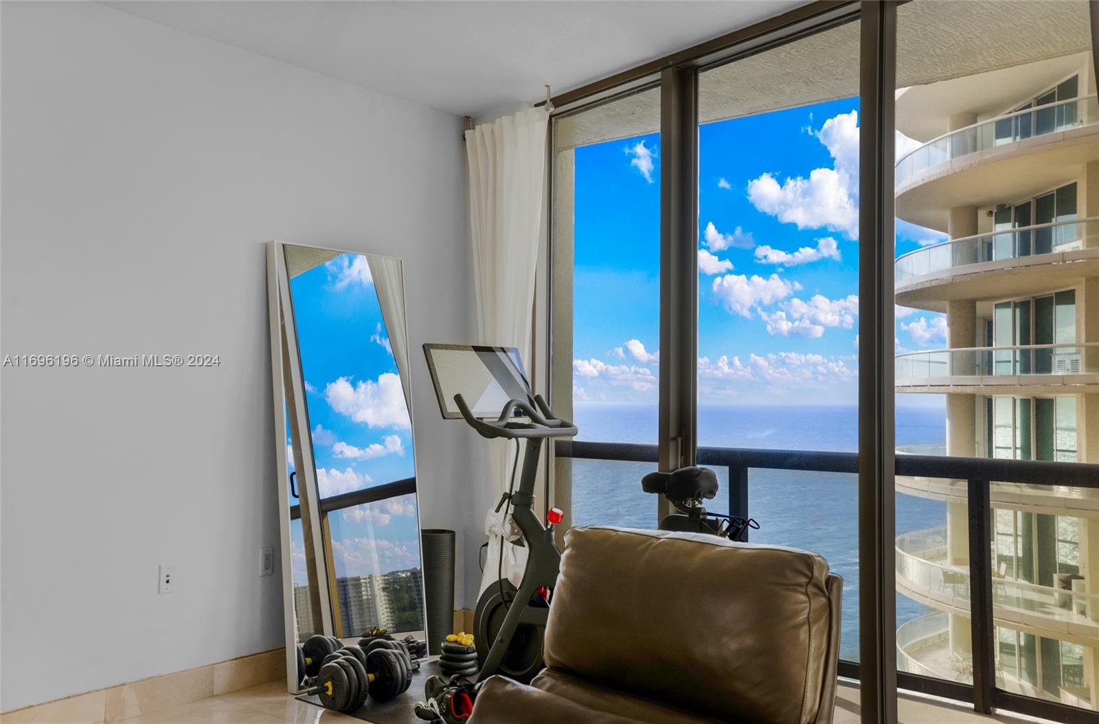 SAYAN CONDO - Residential