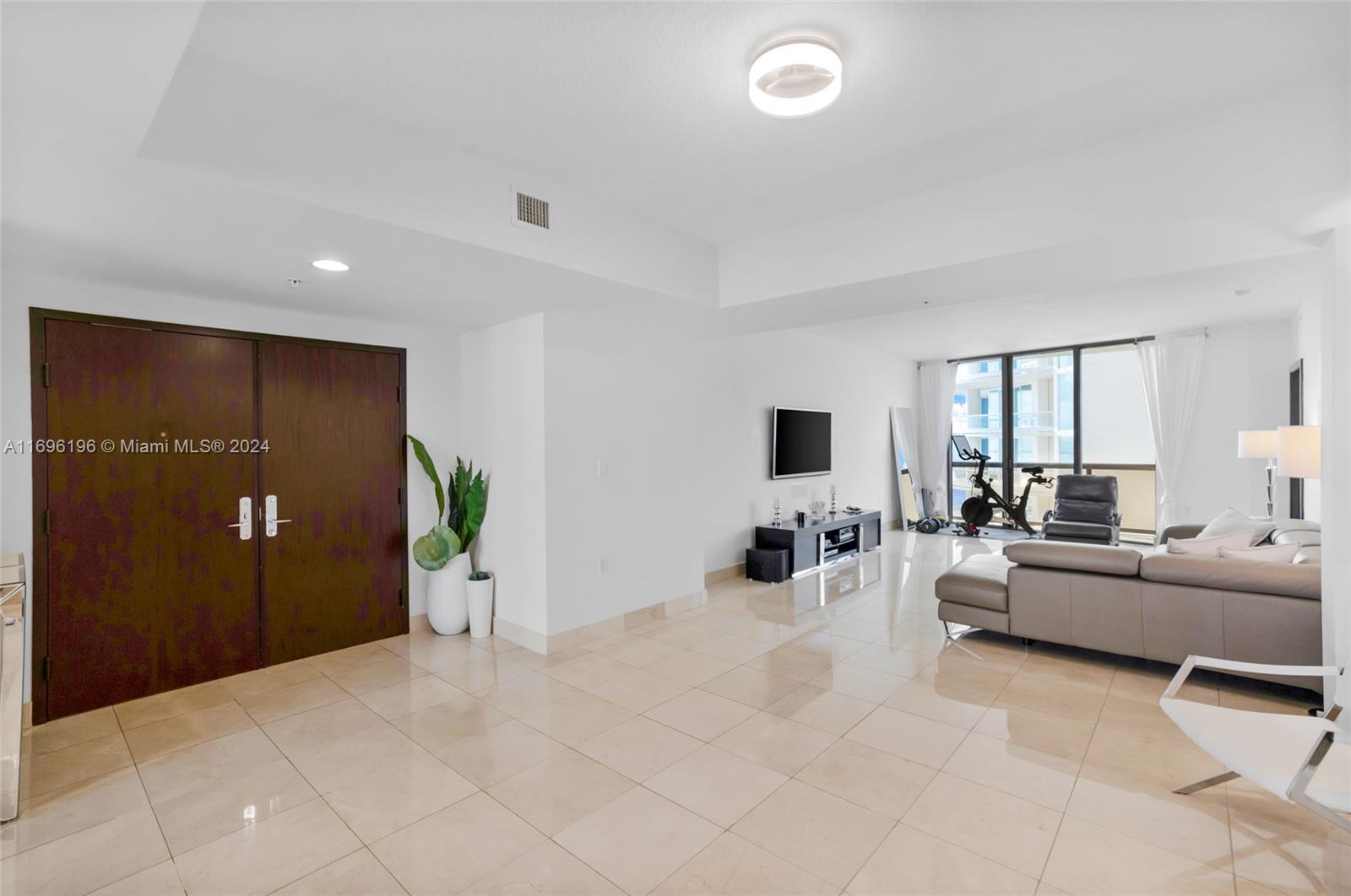 SAYAN CONDO - Residential