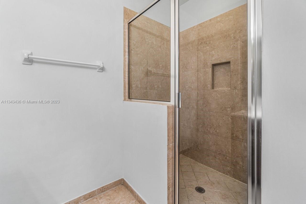 CHARLESTON COMMONS - Residential