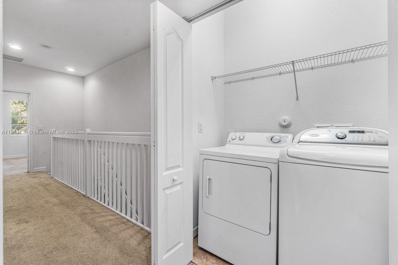 CHARLESTON COMMONS - Residential