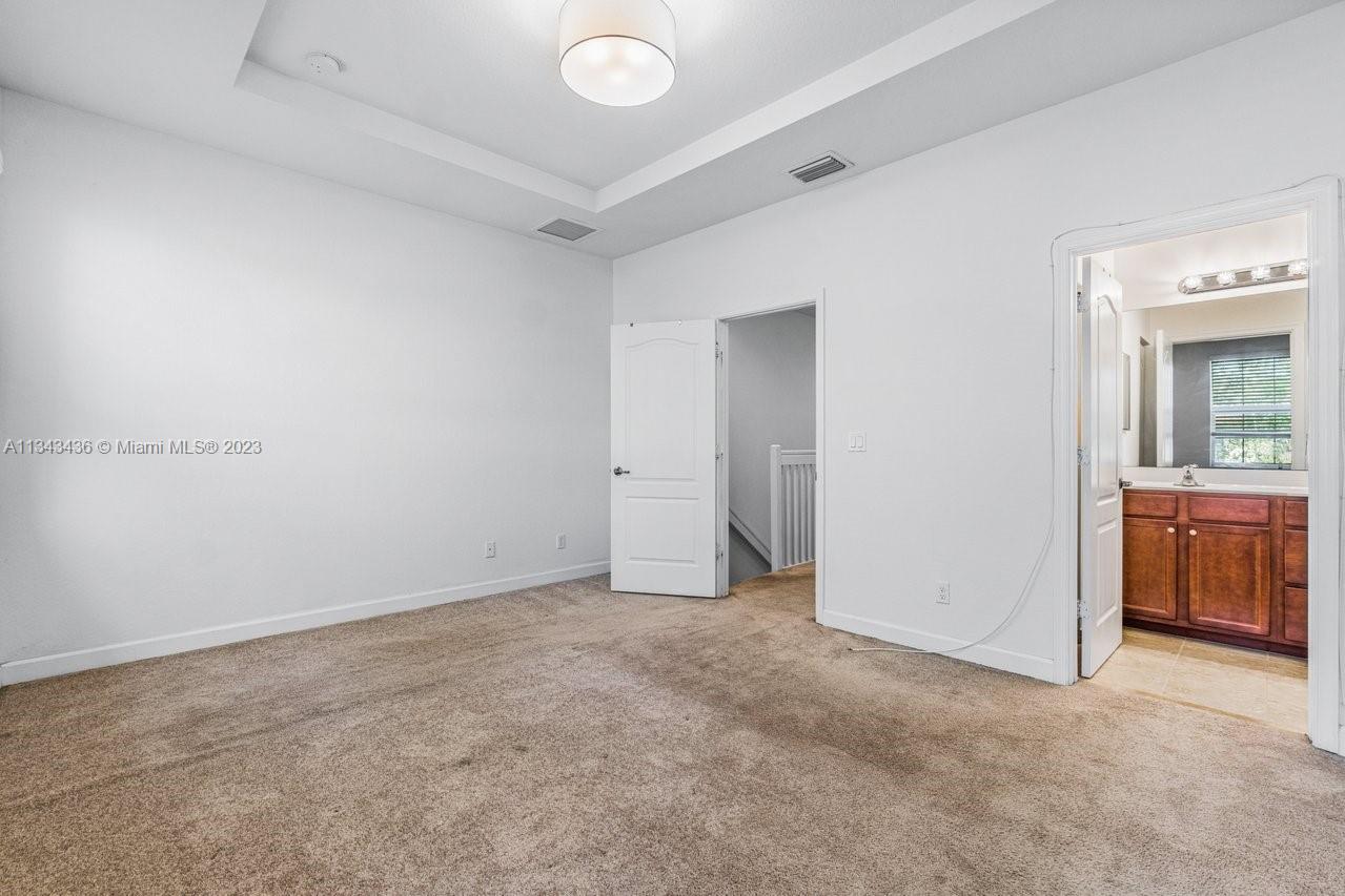 CHARLESTON COMMONS - Residential