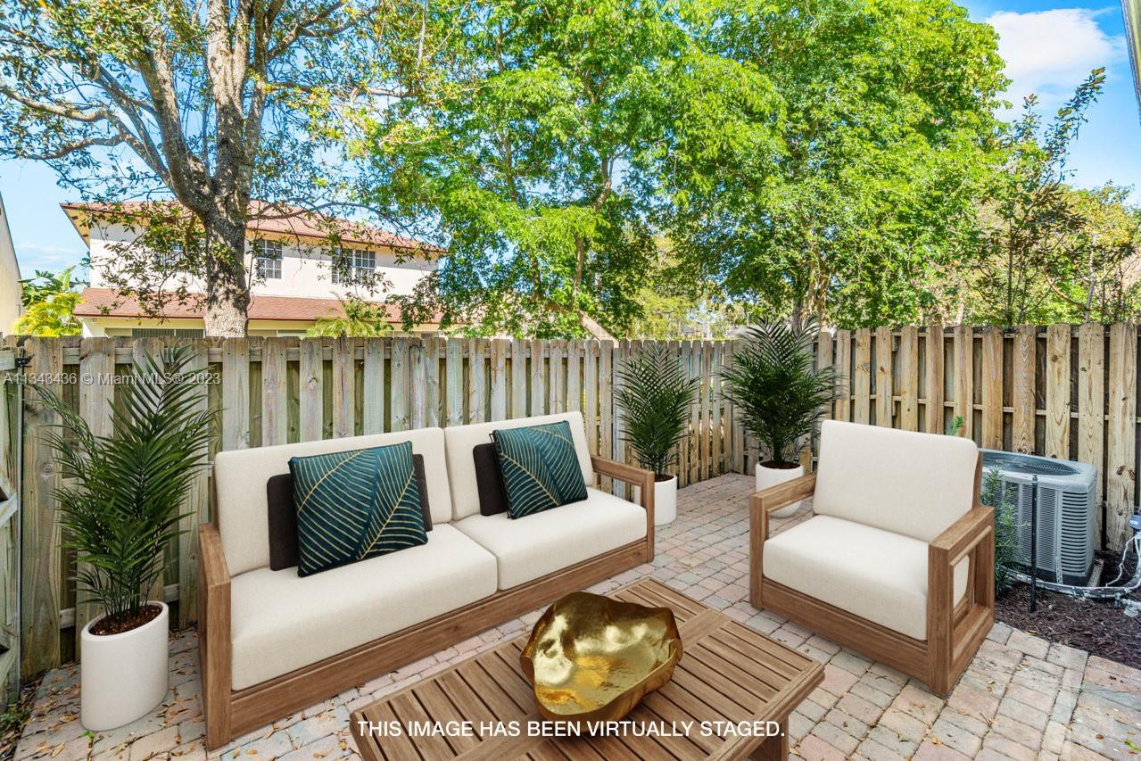 CHARLESTON COMMONS - Residential