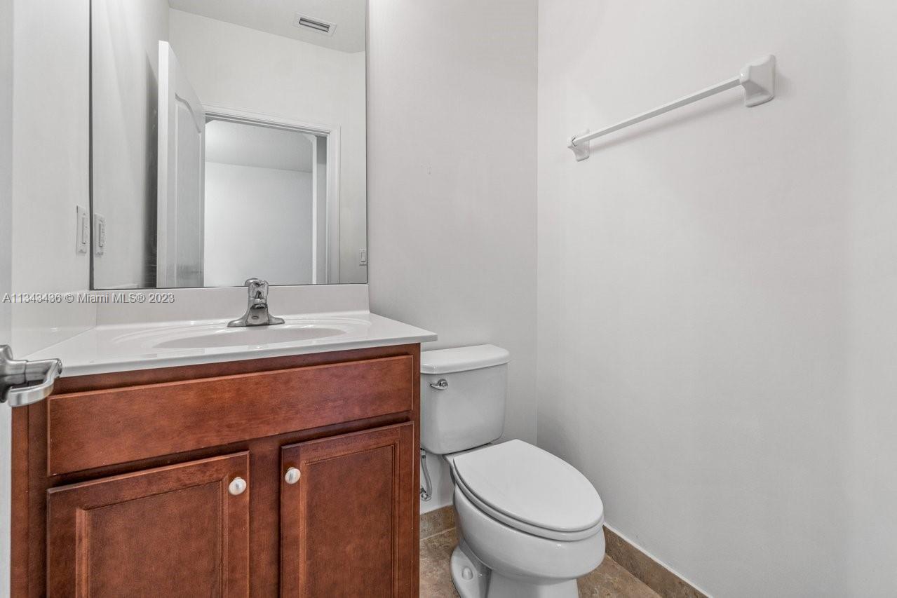 CHARLESTON COMMONS - Residential