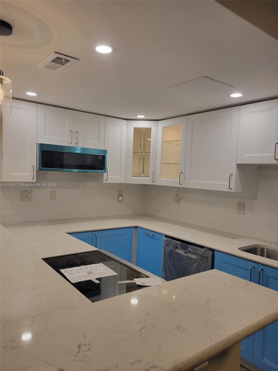 2900 Banyan St 303