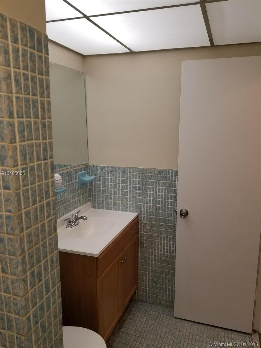 LAKESIDE MANOR UNIT 1 - Residential Lease