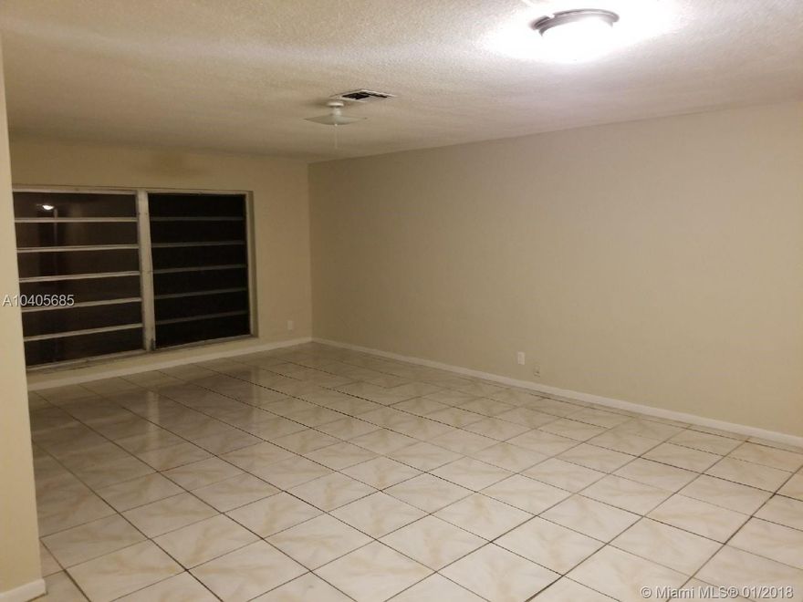 Large Remodeled 2 Bedroom /2 Bath w/ extra bonus room - New Kitchen w/ New Appliances - Ready to move in!