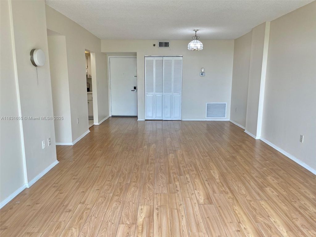 Photo of 919 Hillcrest Dr #509, Hollywood, FL 33021 (MLS # A11831655)