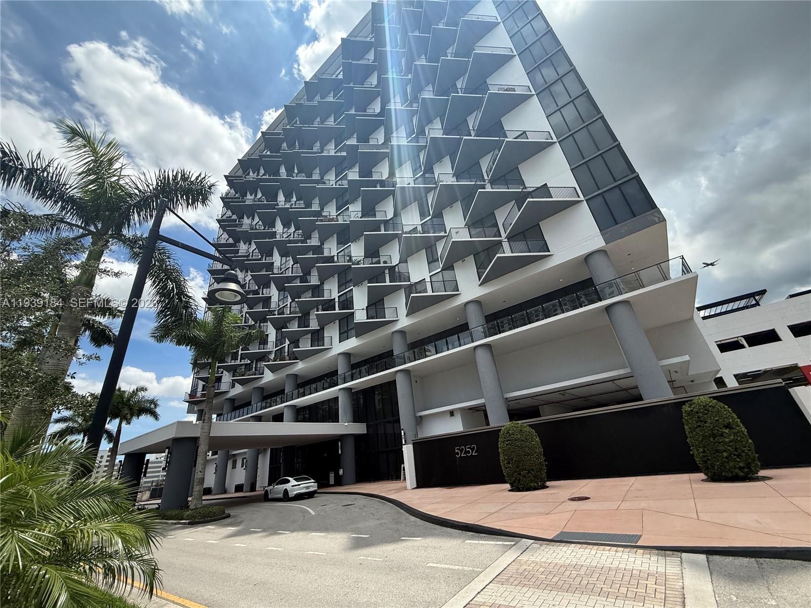 5252 PASEO CONDO - Residential