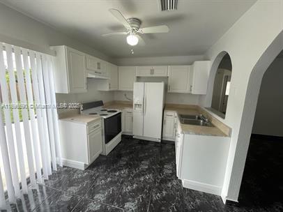BROADVIEW COUNTRY CLUB - Residential Lease