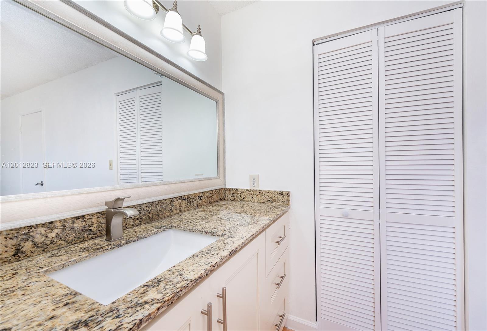 FONTAINEBLEAU PARK WEST V - Residential