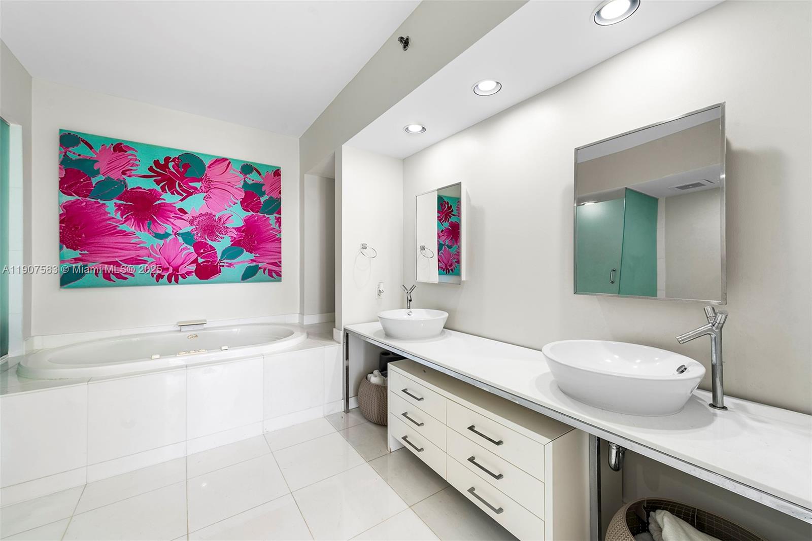 ICON CONDO SOUTH BEACH - Residential Lease