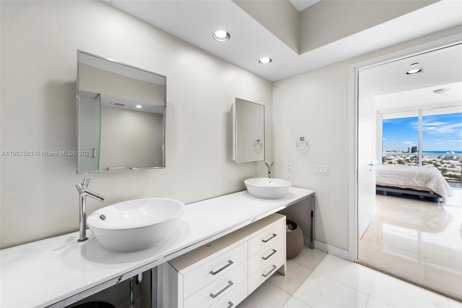 ICON CONDO SOUTH BEACH - Residential Lease