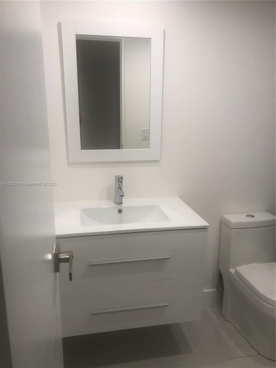 10185 Collins Ave 1022