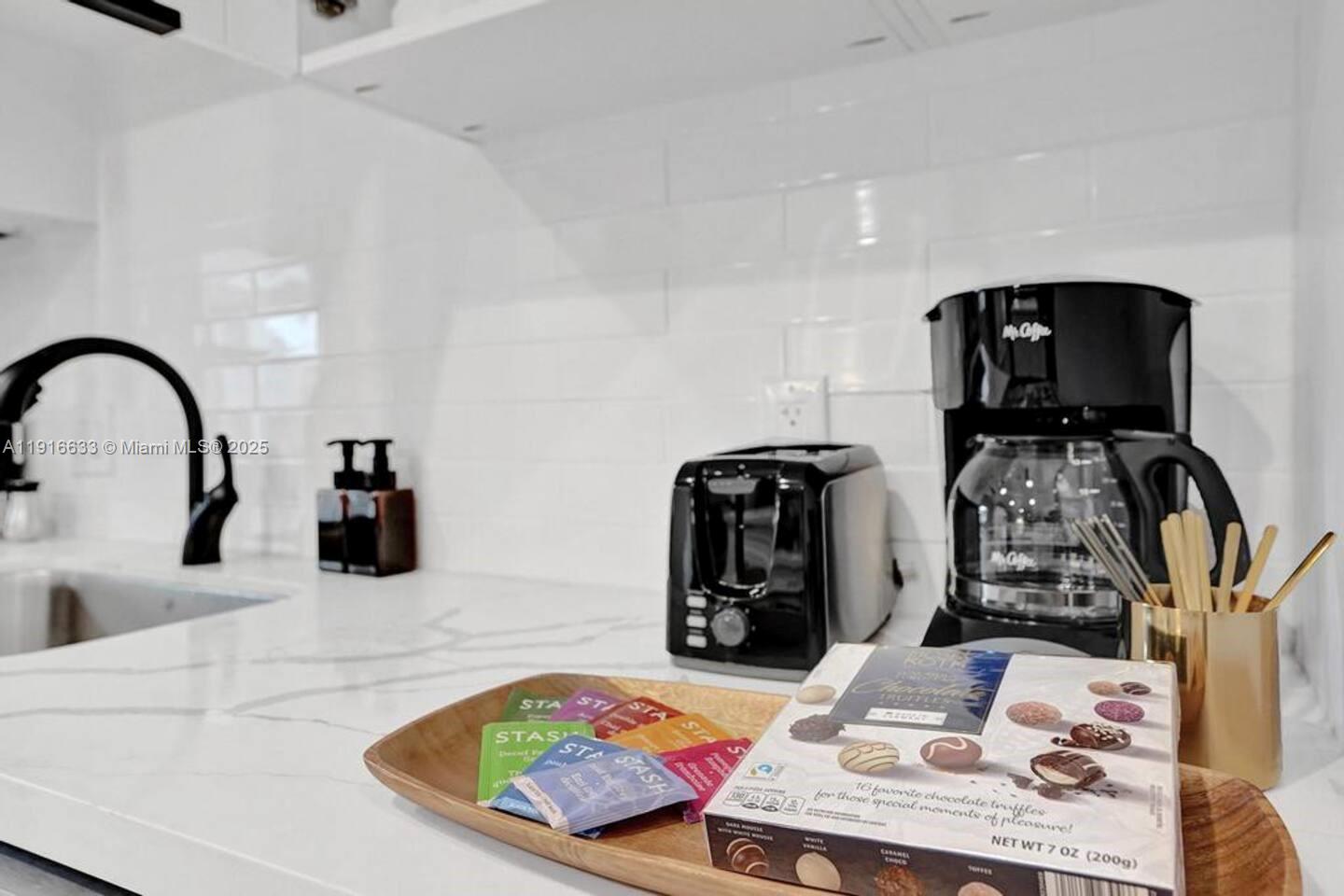 CRESTHAVEN NO 4 - Residential Lease