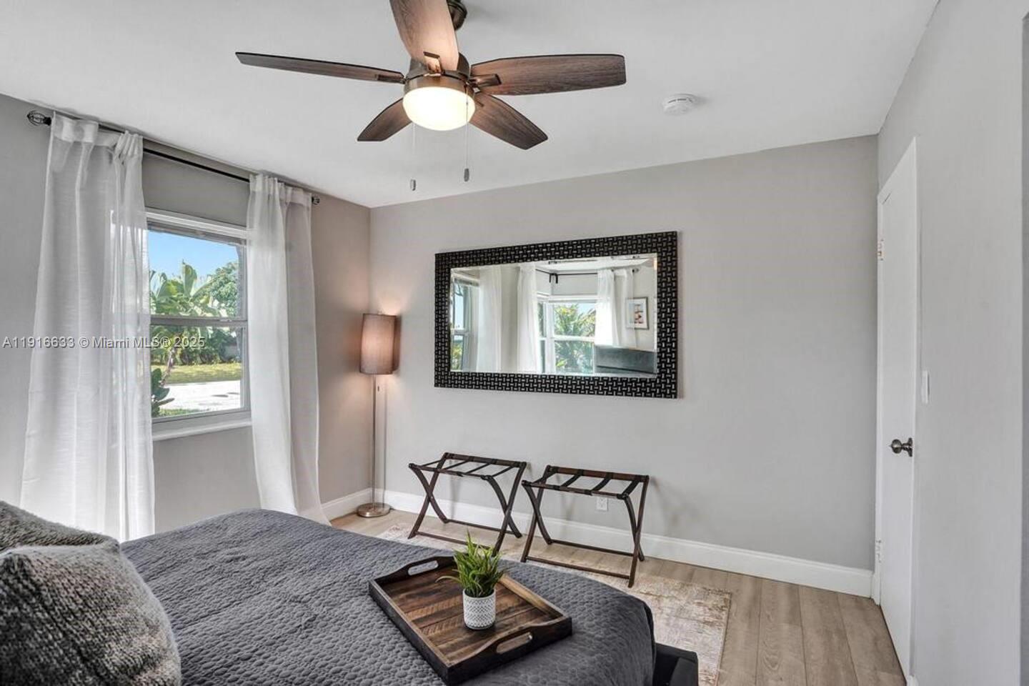 CRESTHAVEN NO 4 - Residential Lease