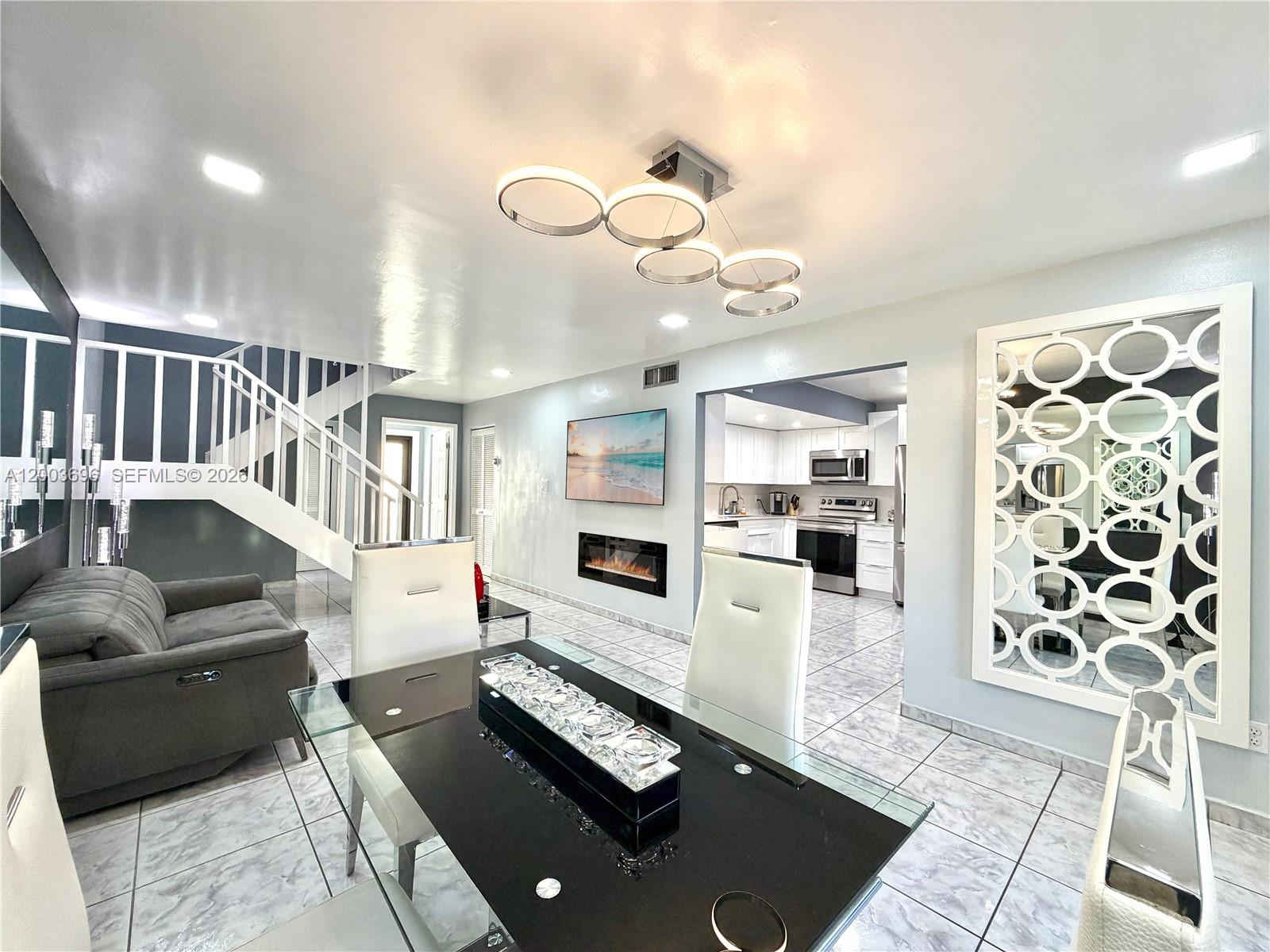 FOUNTAIN SQUARE PARK - Residential