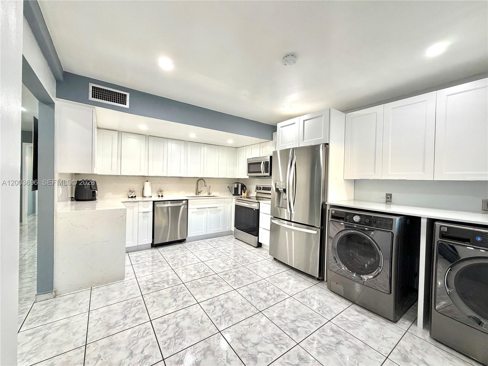 FOUNTAIN SQUARE PARK - Residential