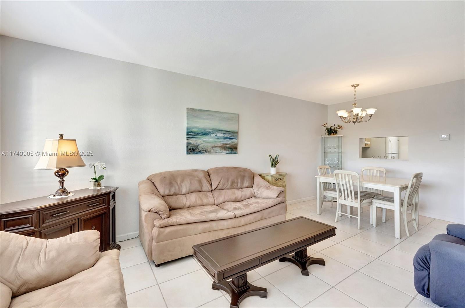 USNEE GARDENS CONDO - Residential