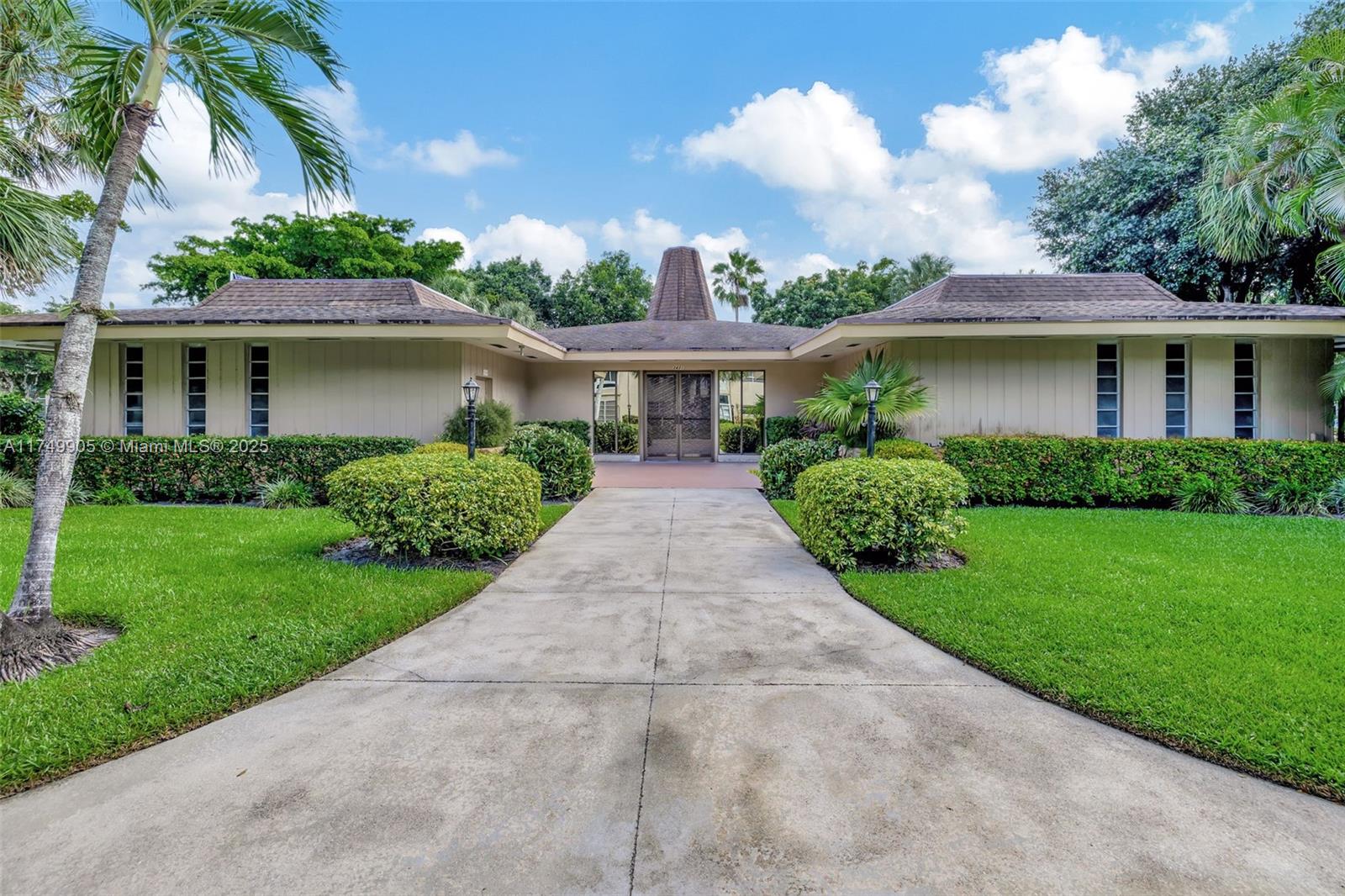 USNEE GARDENS CONDO - Residential