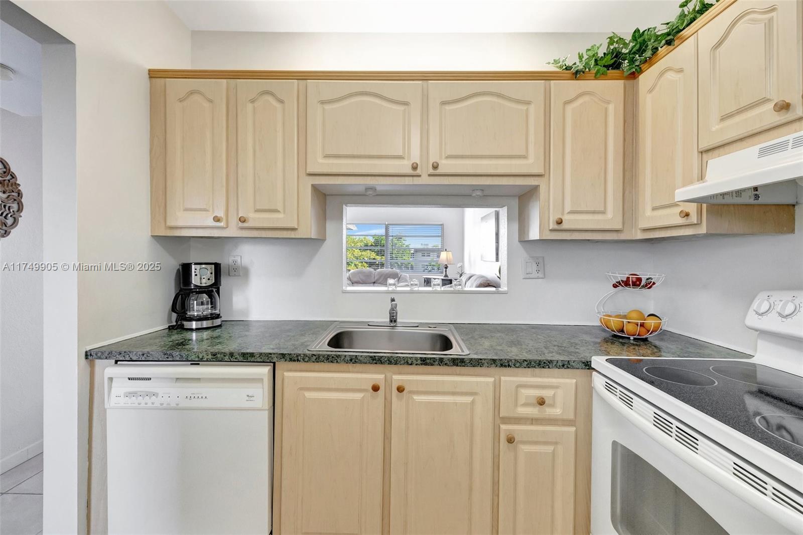 USNEE GARDENS CONDO - Residential