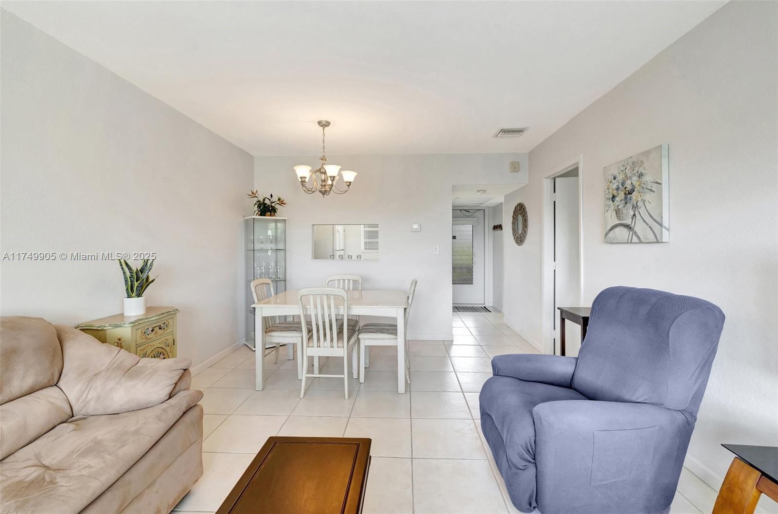 USNEE GARDENS CONDO - Residential