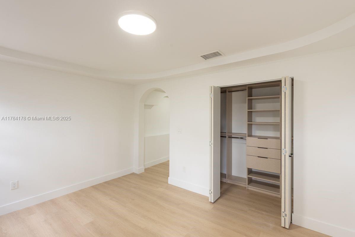 CHARLESTOWNE - Residential